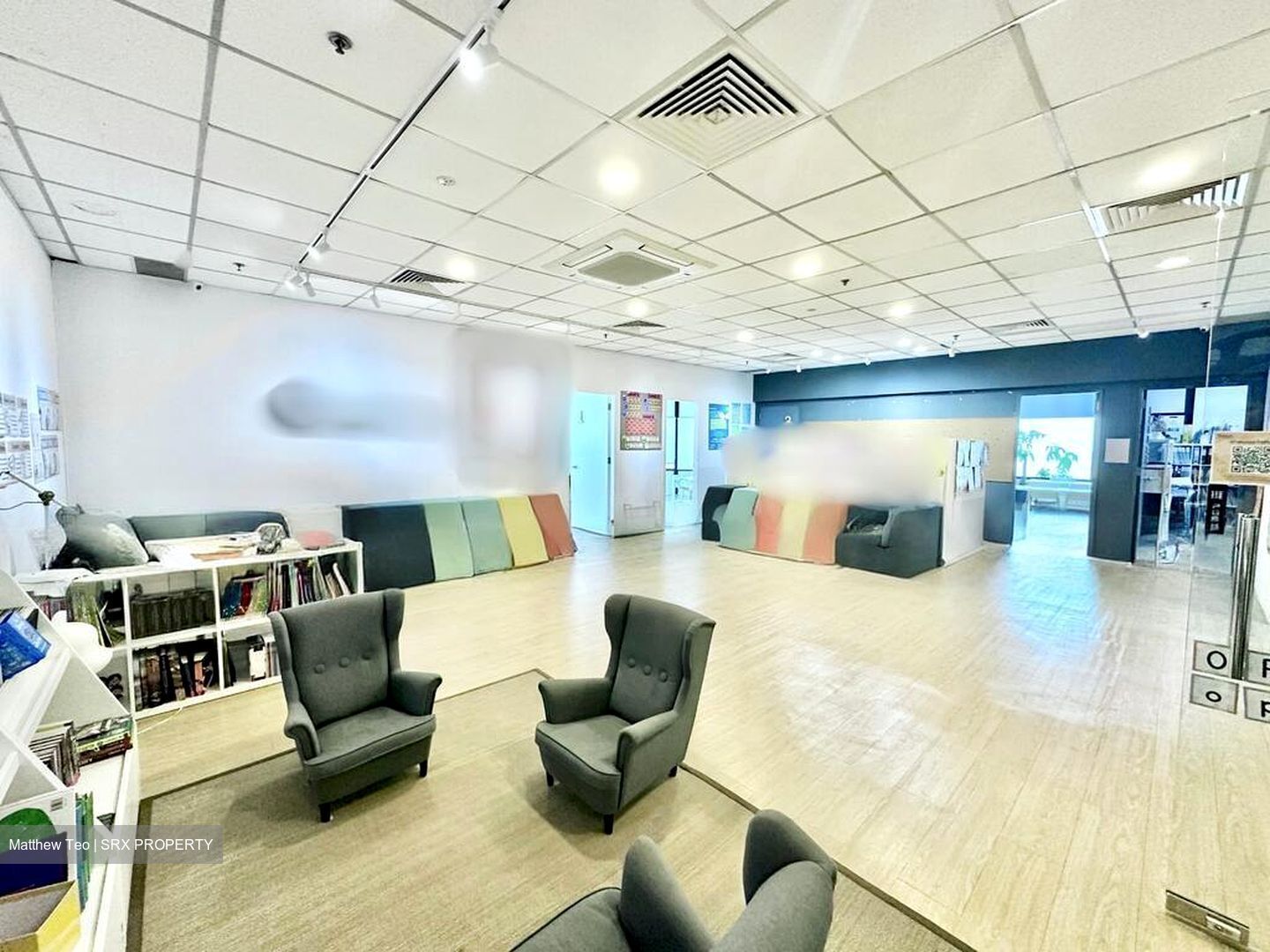 Forum The Shopping Mall (D9), Office #497624501